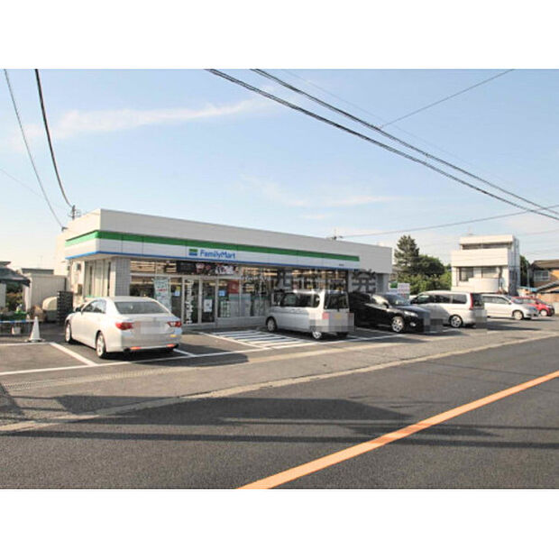 ファミリーマート狭山店