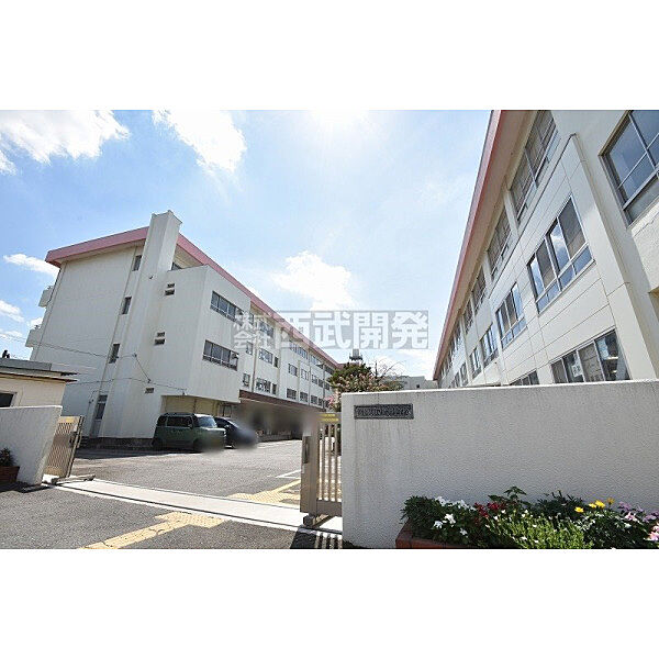 鶴瀬小学校