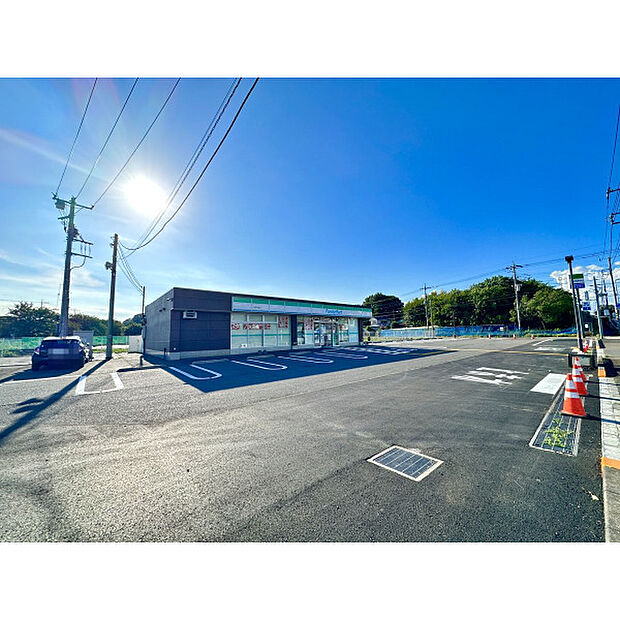 ファミリーマート所沢牛沼店