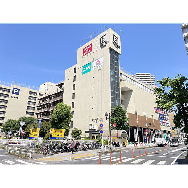 トコトコスクエア