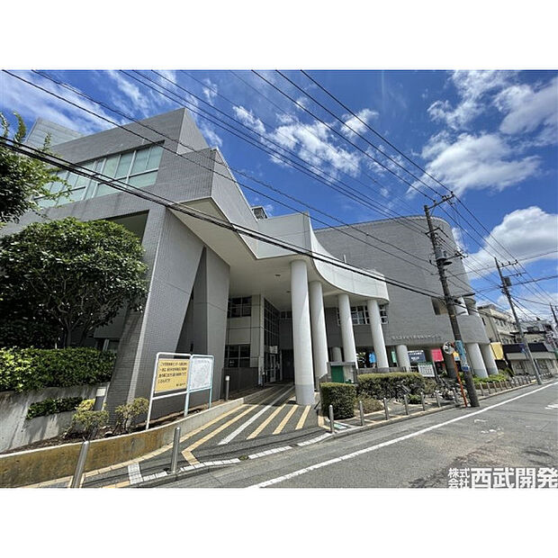 滝山図書館