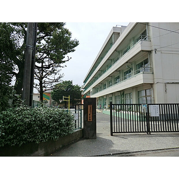 東小学校