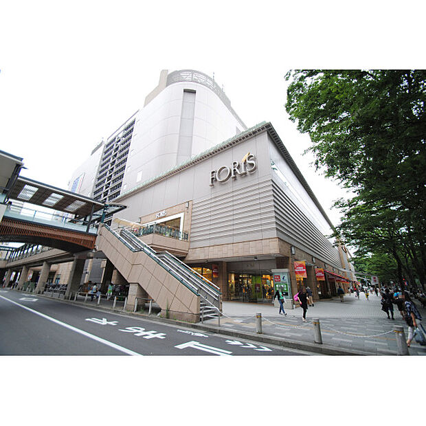 フォーリス