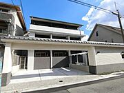 丸太町駅より徒歩13分 3階 築8年の賃貸物件