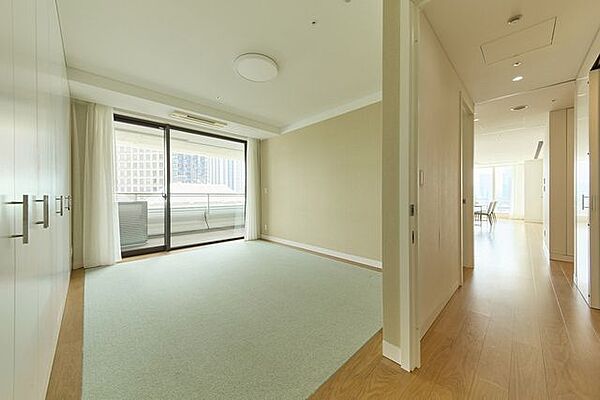 Master Bed Room：9.8帖