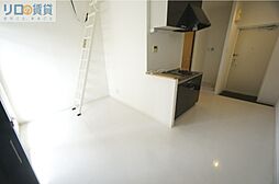 パイン上新庄 4階ワンルームのリビング/ダイニング