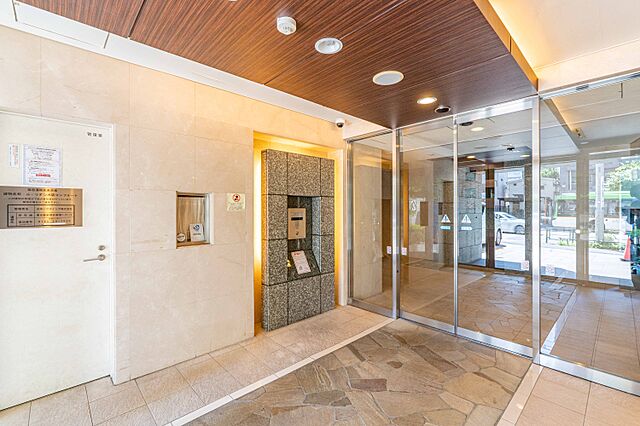 エントランス ＬＥ-ＬＩＯＮ　ＩＫＥＢＵＫＵＲＯ　ＣＯＭＦＯＲＴ 14階/-