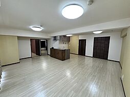 アイランド・コート新宇多津 2SLDKのリビング/ダイニング