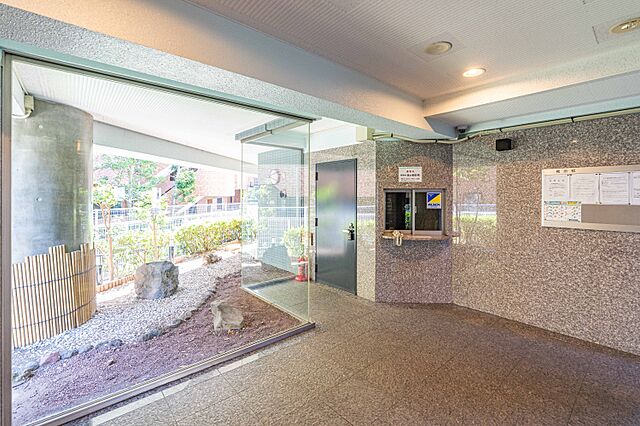 エントランス ベルジェ南平 1階/-