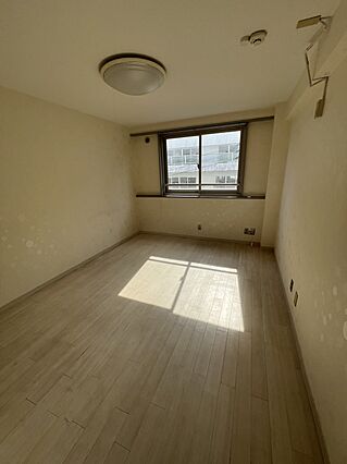 リビング/ダイ...