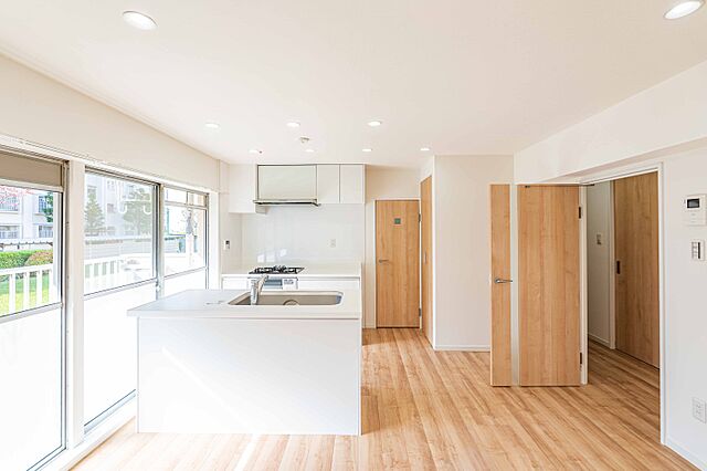 リビング/ダイニング 多摩川住宅　ハの14号棟 1階/-