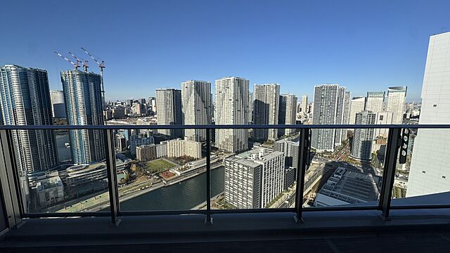 バルコニー ＨＡＲＵＭＩ　ＦＬＡＧ　ＳＵＮ　ＶＩＬＬＡＧＥ　Ｔ棟 40階/-