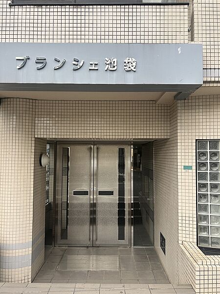 エントランスを拡大表示