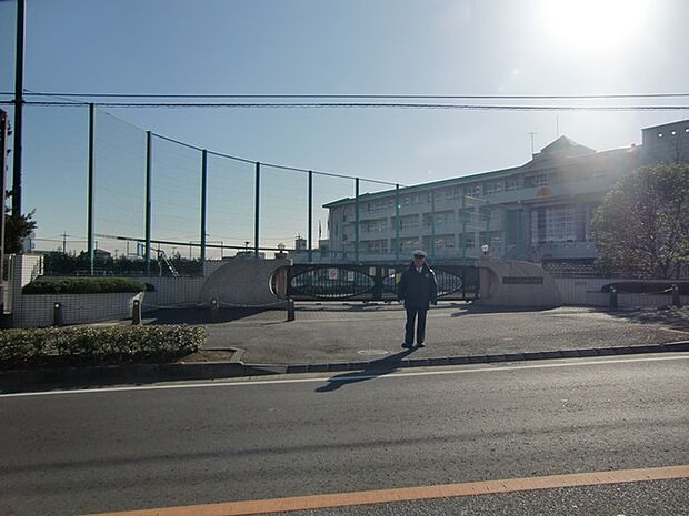 さいたま市立向小学校（1080m）