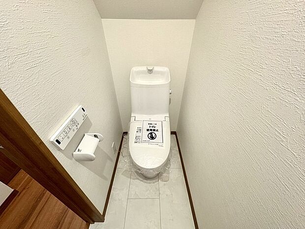 お手入れがしやすく洗浄力のあるシャワートイレです。