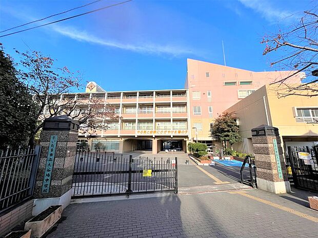 さいたま市立大谷場中学校 〜市内で初めての小・中学校一体型校舎〜 