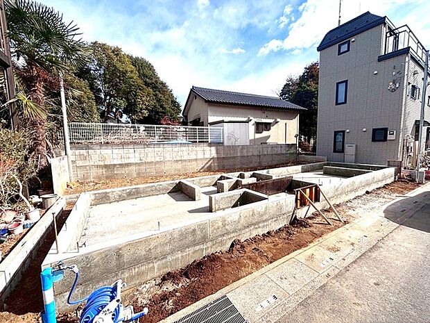 ~基礎工事~もうすぐ上棟いたします 穏やかな空の下、未来への礎が築かれています お楽しみにどうぞ♪