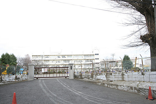 さいたま市立与野本町小学校（570m）