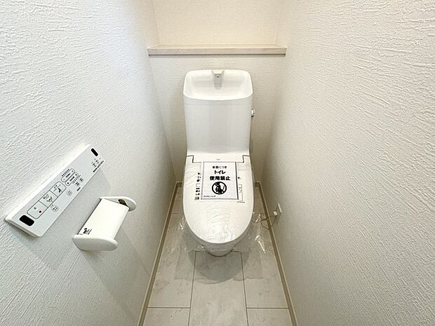 お手入れがしやすく洗浄力のあす節水型シャワートイレです。