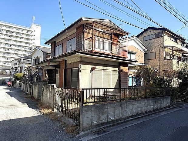 〜陽当たり良好♪〜 南西角地ならではの、明るい住環境。 午前中の現地写真ですが、午後はより一層、陽当たりの良さが際立ちます。