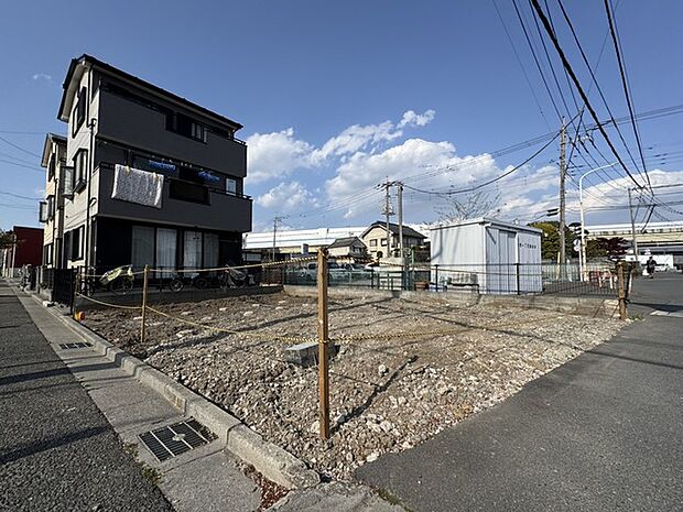 ~南西角地~東側も建物が無いので、3方向角地のような解放感がございます!