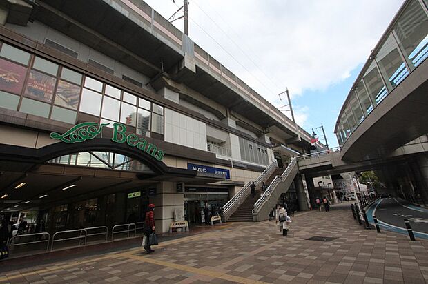武蔵浦和駅西口(2250m)