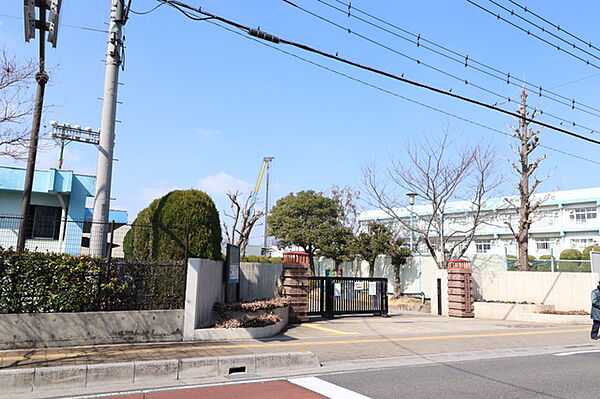 戸田市立戸田第一小学校（440m）
