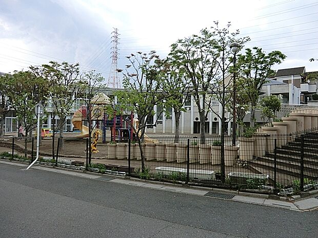 川口市立戸塚西保育所(250m)