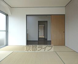 京都市営烏丸線 北大路駅 徒歩23分の賃貸マンション 4階2Kのリビング/ダイニング