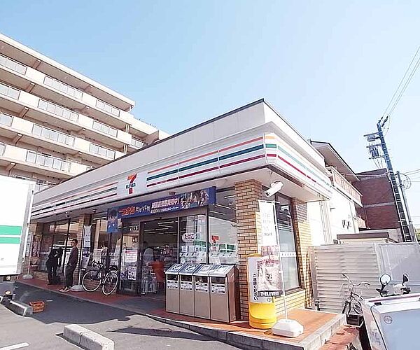 画像26:セブンイレブン田中上古川町店まで130m 北大路通り沿いにあります。駐車場も完備