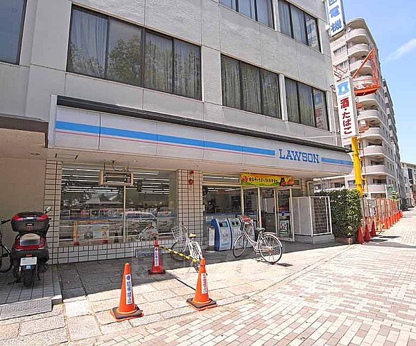 画像27:ローソン堀川寺ノ内店まで80m 堀川通に面してます。バス停の目の前でご利用しやすいですね。