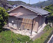 三宅八幡駅より徒歩1分 築53年9ヶ月の賃貸物件