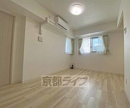 京都市営烏丸線 丸太町駅 徒歩4分の賃貸マンション 4階1LDKのリビング/ダイニング