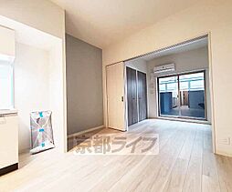 JR山陰本線 二条駅 徒歩8分の賃貸マンション 4階1DKのリビング/ダイニング