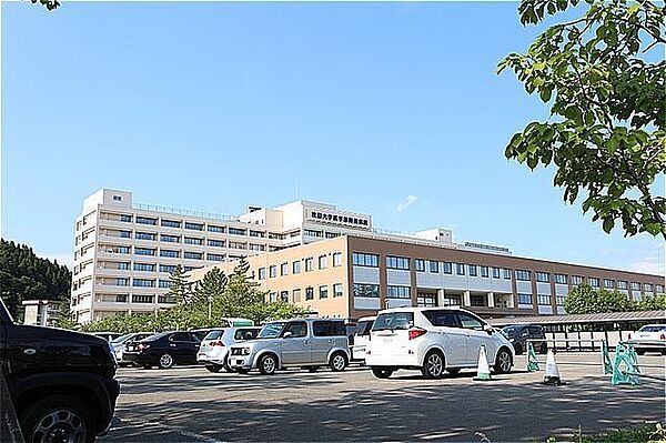 画像22:秋田大学医学部付属病院(1、700m)