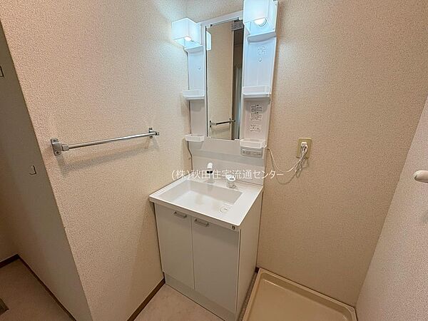 apartment 秋田県秋田市山王７丁目9番35号　秋田住宅流通センタ‐本社ビル1階