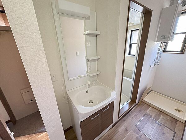 apartment 秋田県秋田市山王７丁目9番35号　秋田住宅流通センタ‐本社ビル1階