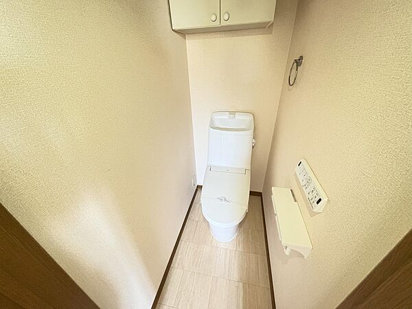 apartment 秋田県秋田市山王７丁目9番35号　秋田住宅流通センタ‐本社ビル1階