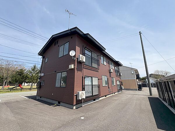 apartment 秋田県秋田市山王７丁目9番35号　秋田住宅流通センタ‐本社ビル1階