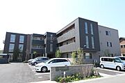 秋田駅よりバス19分 徒歩4分 築7年3ヶ月 3階建の賃貸物件