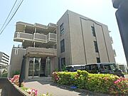 茨木駅より徒歩20分 築32年8ヶ月 3階建の賃貸物件