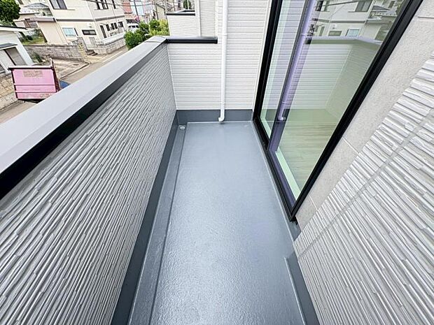 《2号棟》2階バルコニー+*