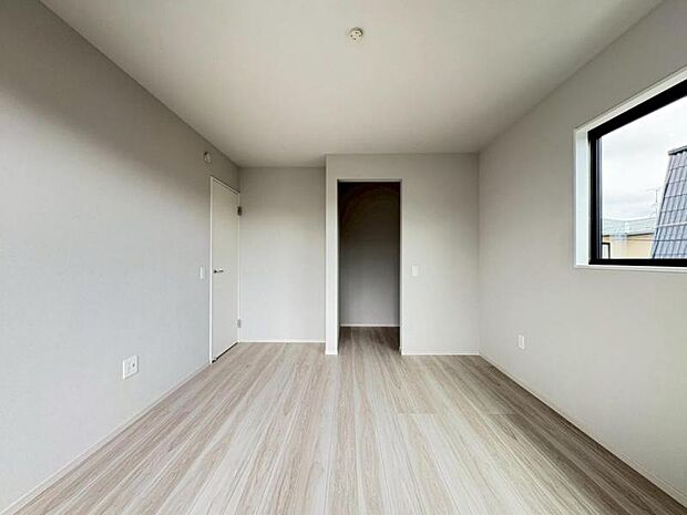 《2号棟》主寝室ウォークインクローゼット付き