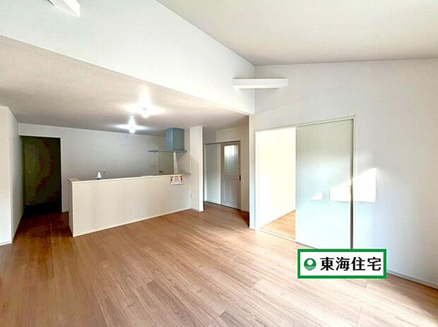 横も高さものびのび空間が広がる20帖超の広々LDK…*+