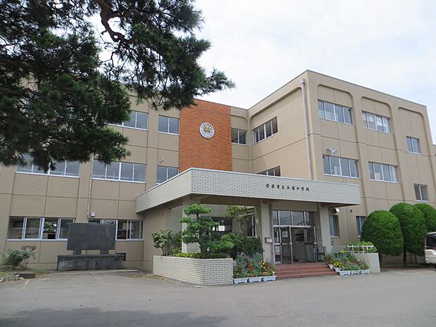 玉浦小学校　徒歩4分(253ｍ)