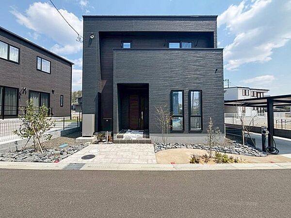 建物完成済みで、いつでも見学できます。ご希望の日時をお気軽にお知らせください。そしてぜひ、感想もお聞かせください。
