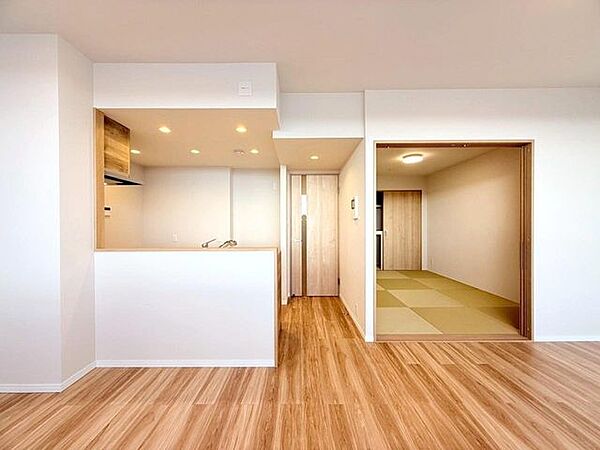 使い勝手を考えた開放感のあるリビングダイニングキッチン