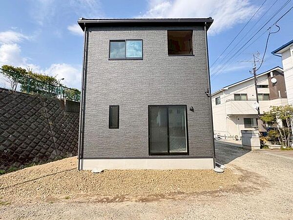 建物完成済みで、いつでも見学できます。ご希望の日時をお気軽にお知らせください。そしてぜひ、感想もお聞かせください。
