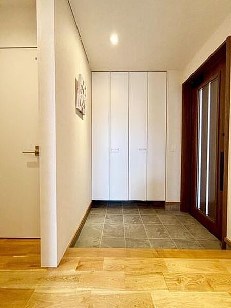 建物完成済みで、いつでも見学できます。ご希望の日時をお気軽にお知らせください。そしてぜひ、感想もお聞かせください。