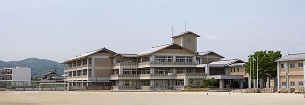 岩沼市立岩沼中学校　1029m（徒歩13分）